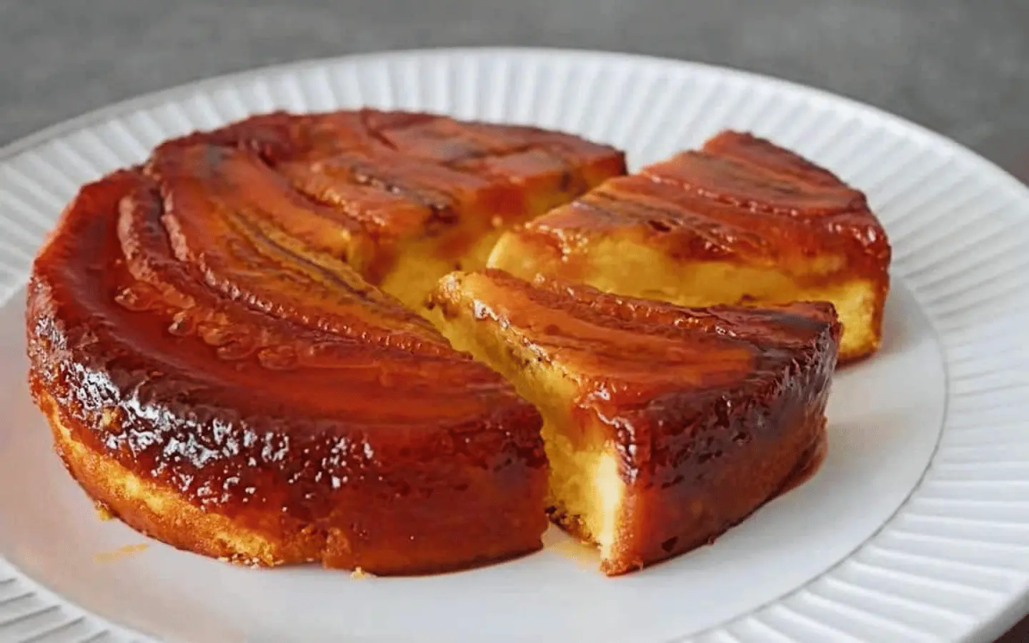 Bolo de banana caramelizado